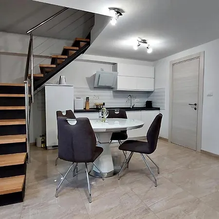 Vinodol 1 And 2 Apartament *